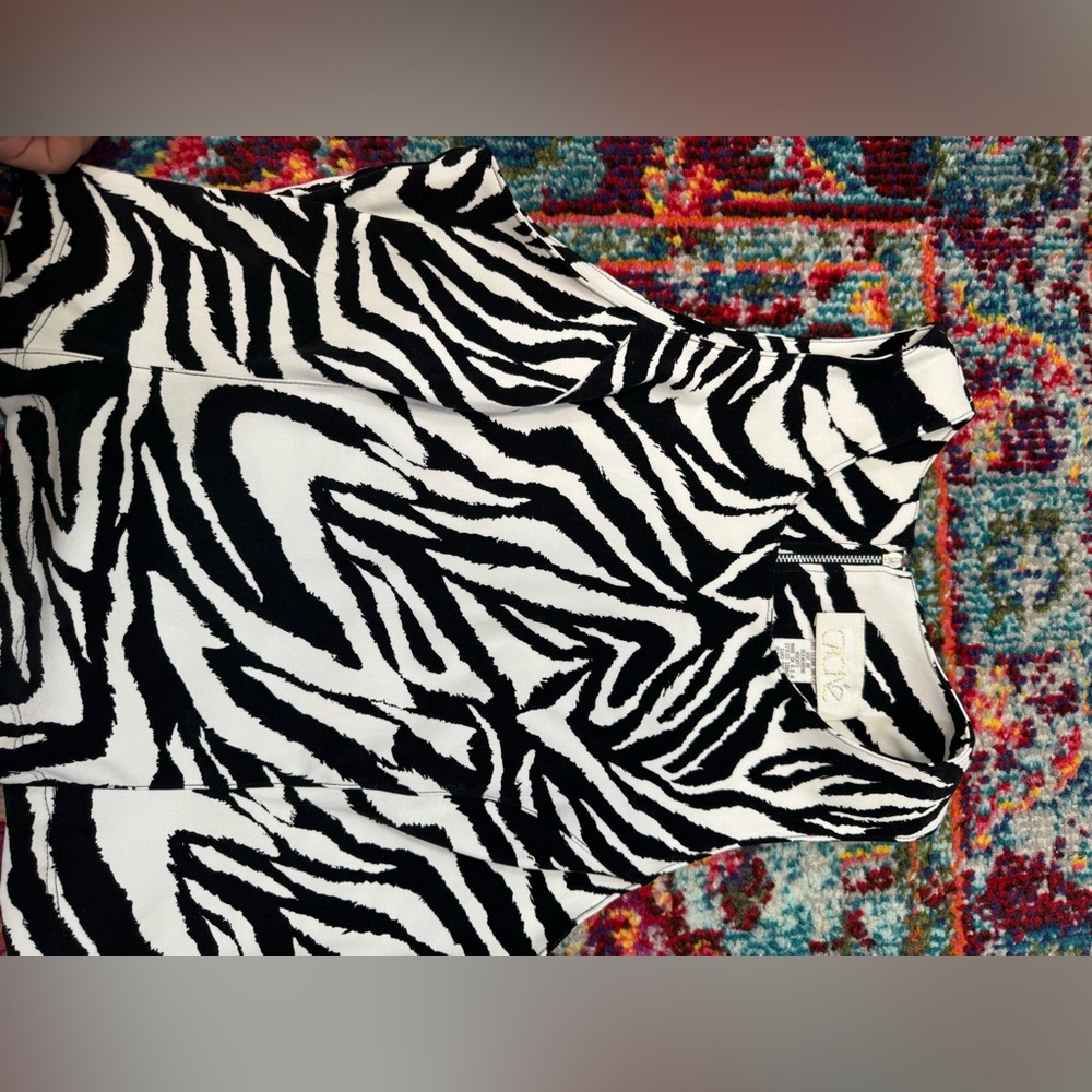 Two Piece Matching Set Can Be Worn Multiple Ways - image 3